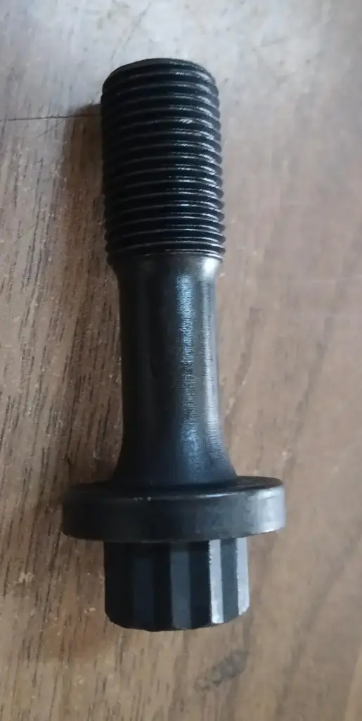SCREW FOR REAR AXLE .