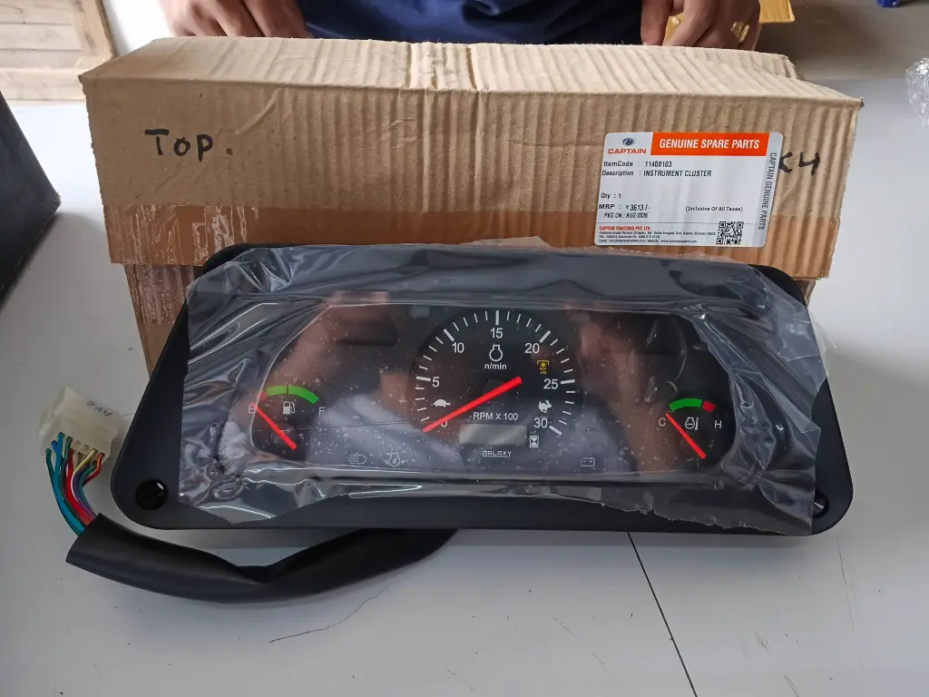 INSTRUMENT CLUSTER