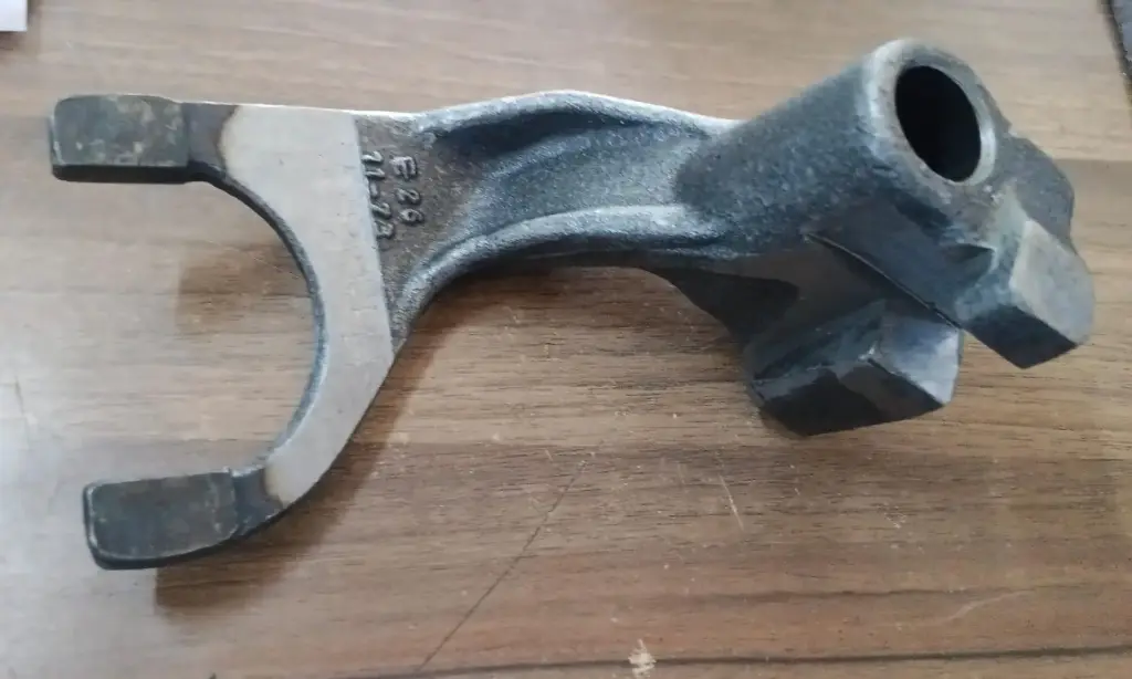 GEAR SHIFTER FORK 3RD/4TH