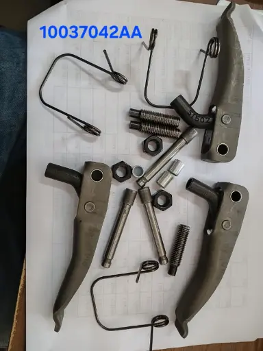 [10037042AA] LEVER ASSY.PTO (CLUTCH ASSY - 10004686AB.