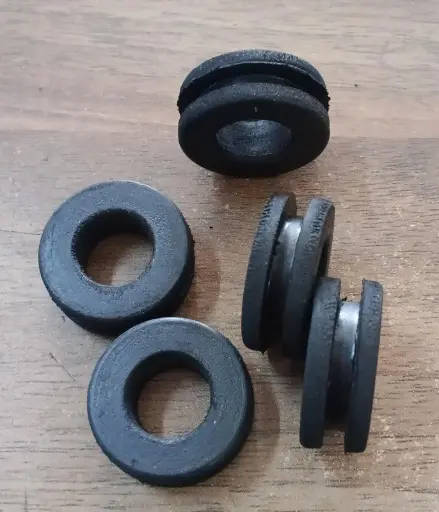 [10070072AB] RUBBER GROMMET ( HAND ACCELERATOR ).