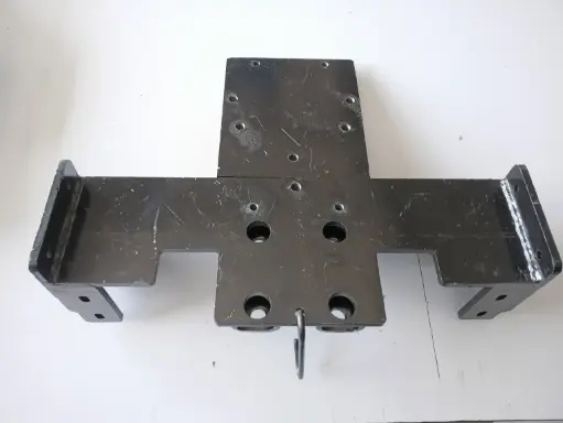 [11207337] BRACKET FENDER MOUNTING (492)