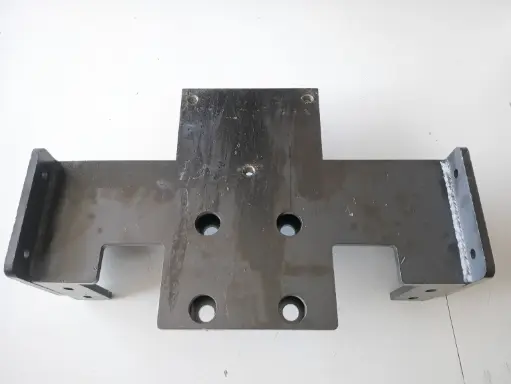 [11207338] BRACKET FENDER MOUNTING