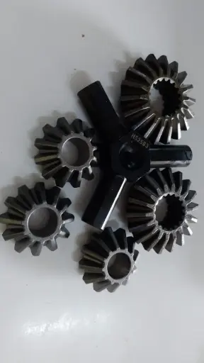[97201193] DIFF STAR PINION KIT 333/368/548/551